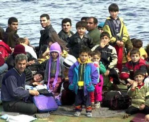 Immigrati Lampedusa: nuovi sbarchi durante l'arrivo di Berlusconi