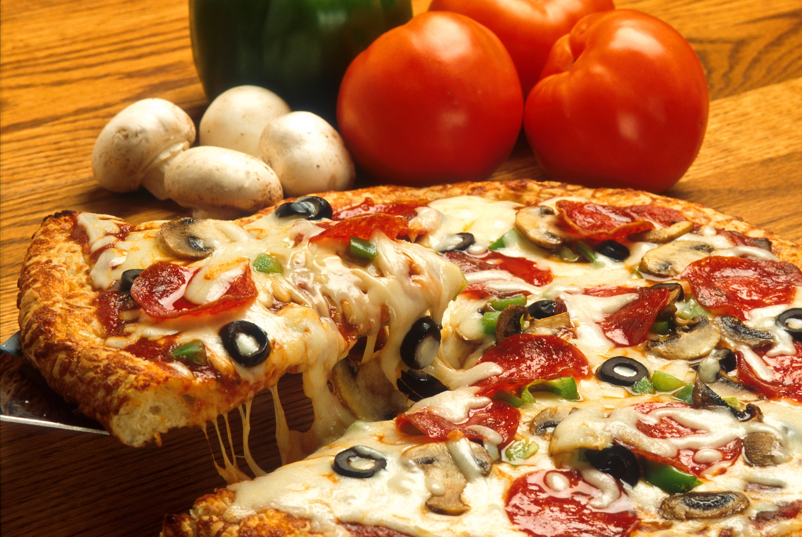La pizza fa ingrassare: ecco i pericoli che nasconde