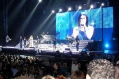 laura-pausini-palco-crollo-matteo laura pausini vittima