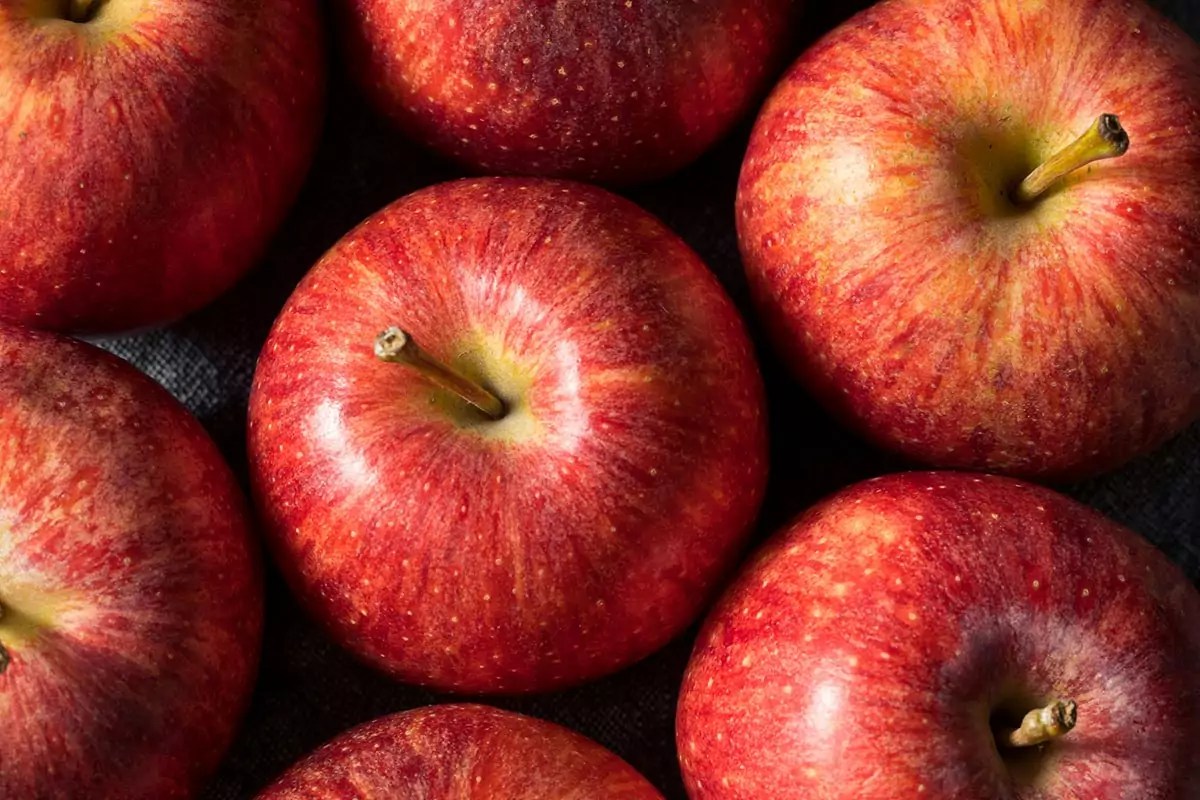 I benefici delle mele: i segreti nascosti nella buccia