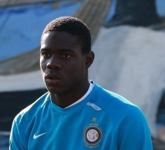 Raffaella Fico è incinta: Baloteli vuole il test, poi farà il papà