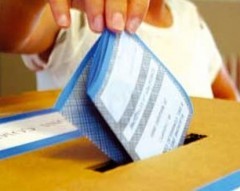 Exit poll primarie Pd 2012: affluenza, è ballottaggio Bersani-Renzi