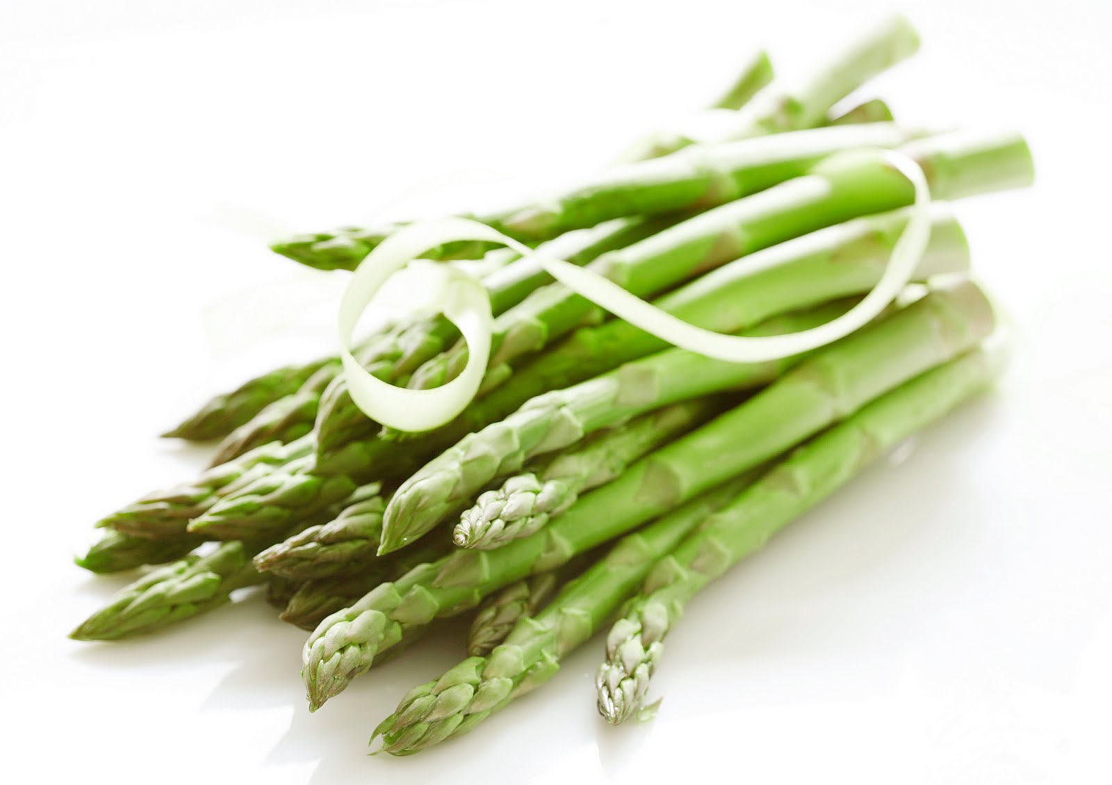 Asparagi a Capodanno, riducono i sintomi dell'alcol