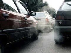 Targhe alterne Roma 9 e 10 gennaio: blocco traffico e auto con polemica