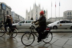 blocco-traffico-milano-duomo-bici Blocco traffico auto 12 maggio 2013: Domenicaspasso orari e mezzi