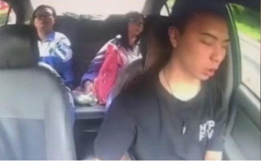 Tassista si addormenta alla guida, le conseguenze per i passeggeri sono devastanti