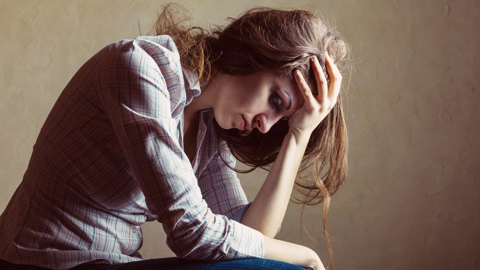 Covid, allarme depressione: è tra le conseguenze più gravi